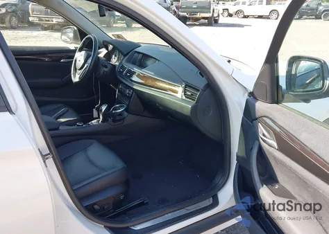 2015 BMW X1 xDrive28I из США, поврежденный, VIN WBAVL1C56FVY37452